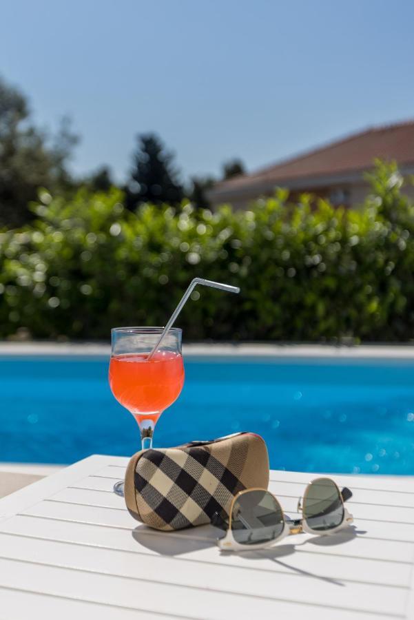 Villa Katess With Heated Pool Split Bagian luar foto