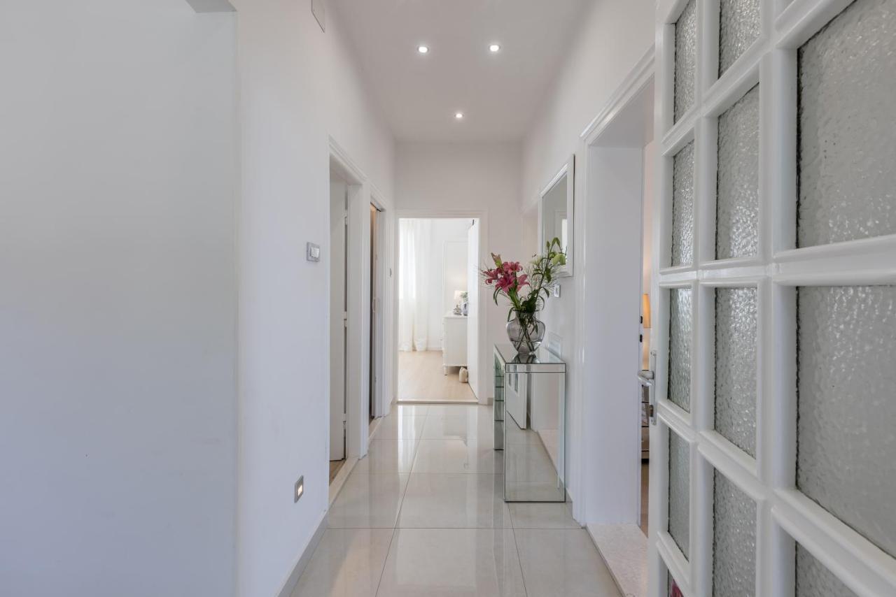 Villa Katess With Heated Pool Split Bagian luar foto