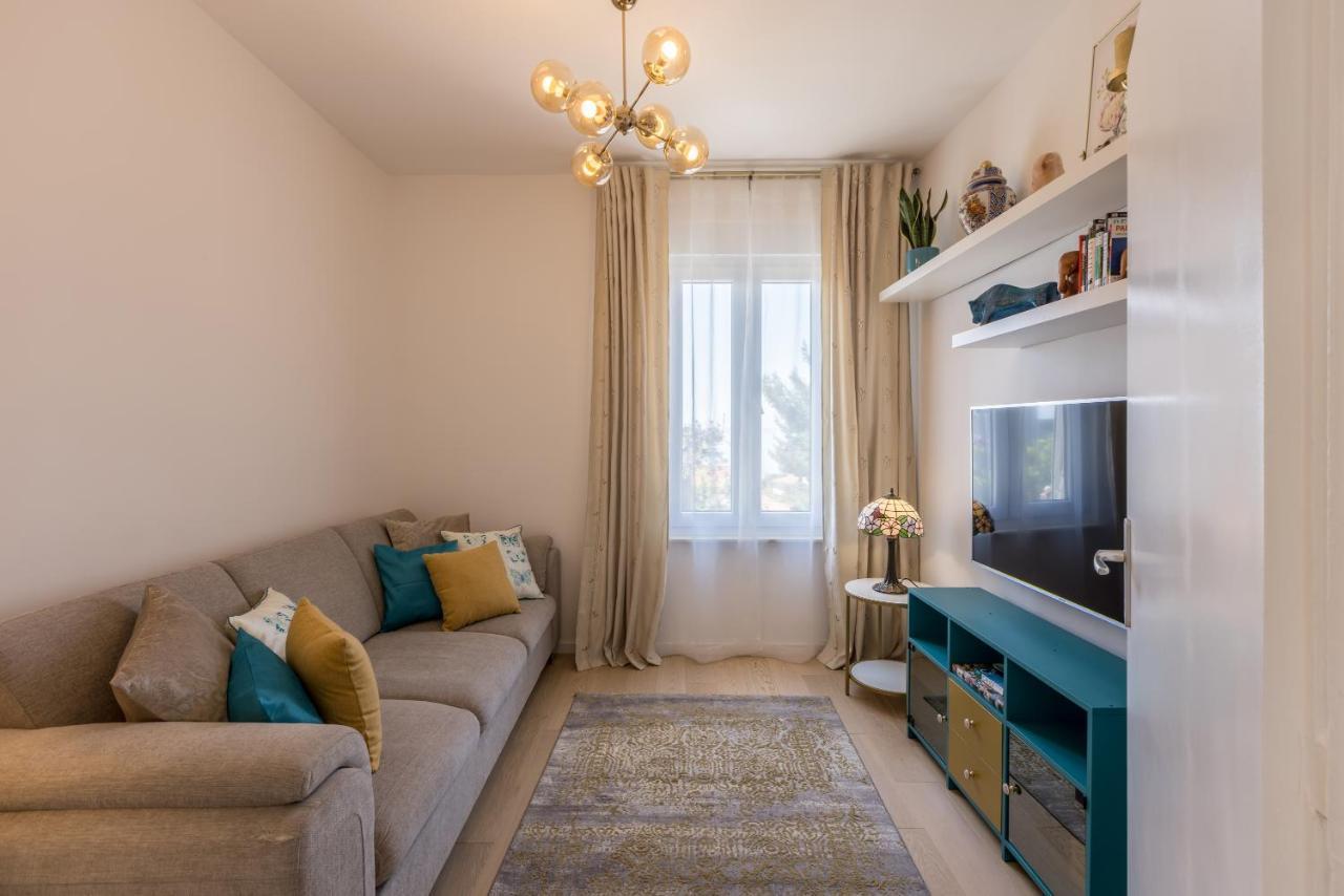 Villa Katess With Heated Pool Split Bagian luar foto