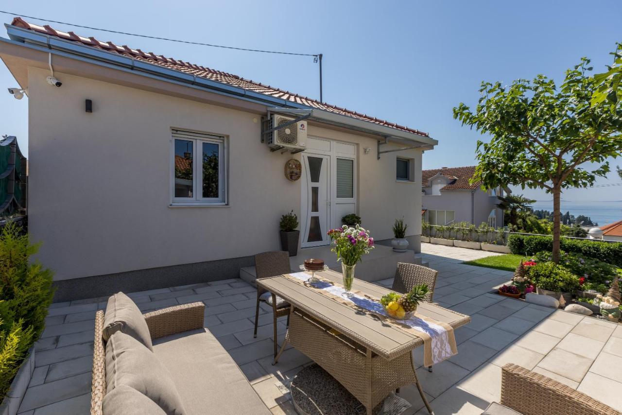 Villa Katess With Heated Pool Split Bagian luar foto